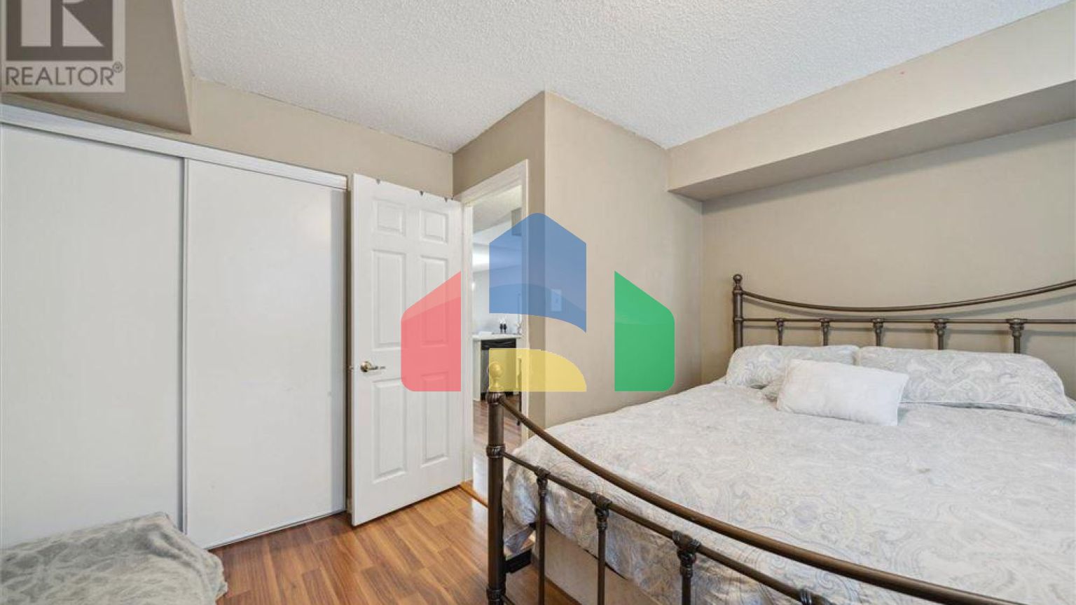 Residential - Condo/Apartment - Whitby, Canada - Canada