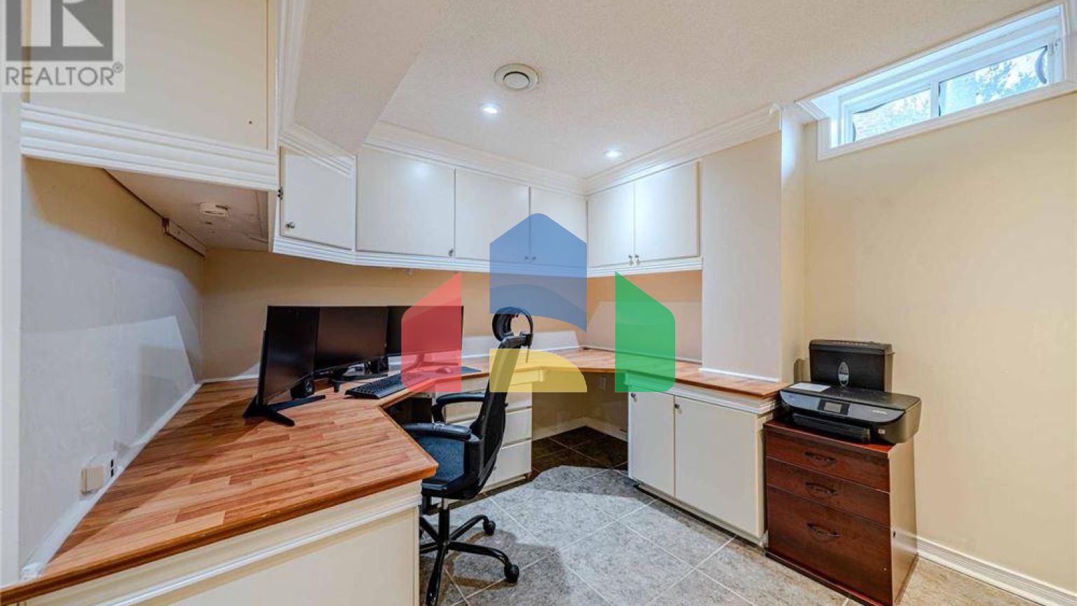 Residential - Single Family Home - Whitby, Canada - Canada