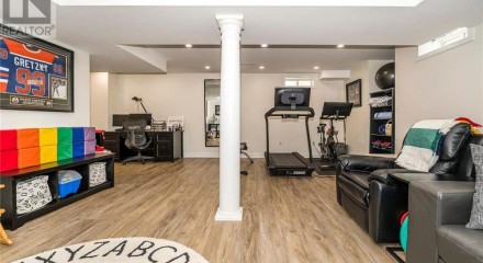 Residential - Single Family Home - Whitby, Canada - Canada