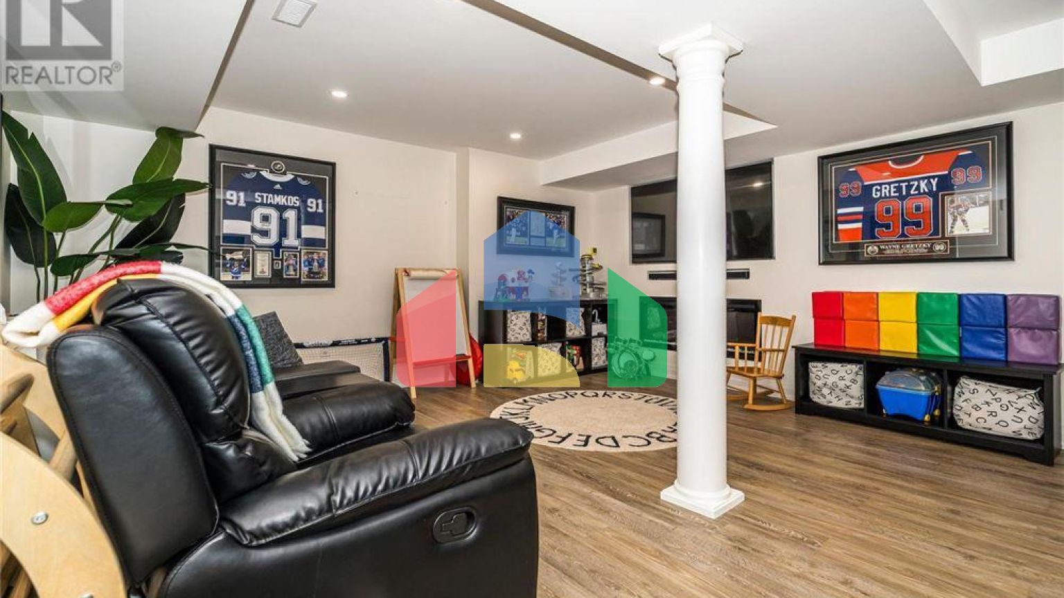 Residential - Single Family Home - Whitby, Canada - Canada