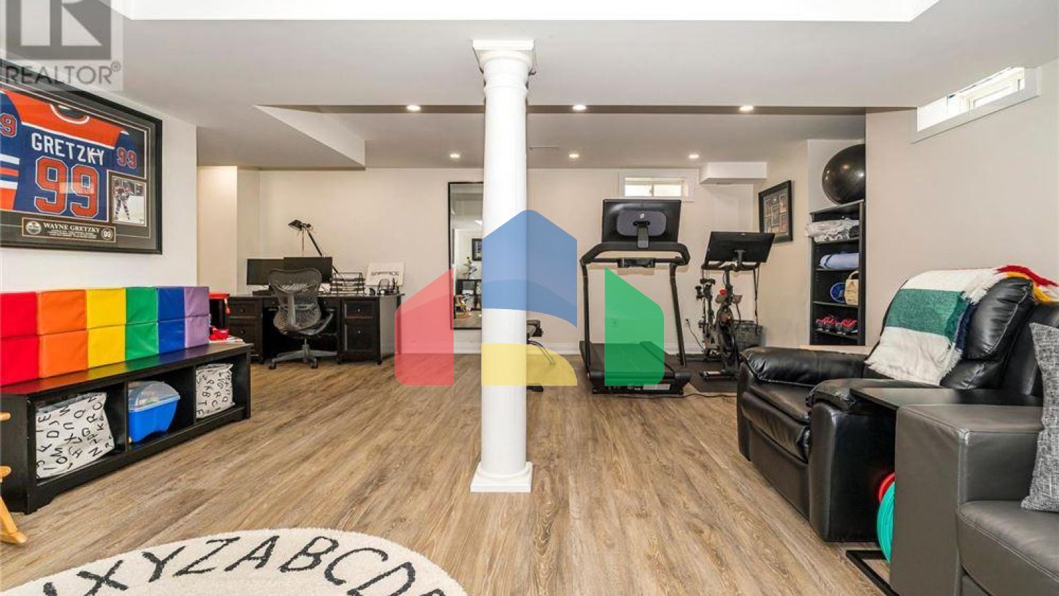 Residential - Single Family Home - Whitby, Canada - Canada