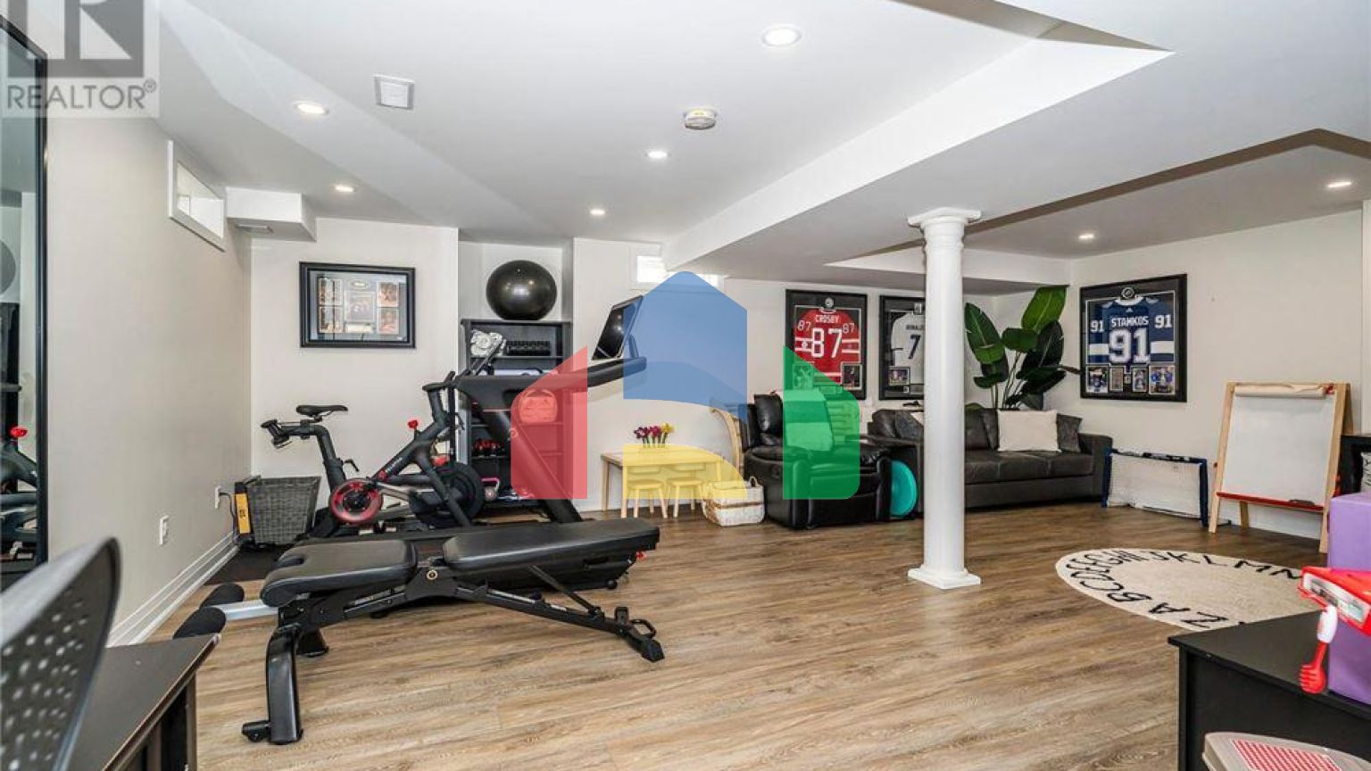 Residential - Single Family Home - Whitby, Canada - Canada