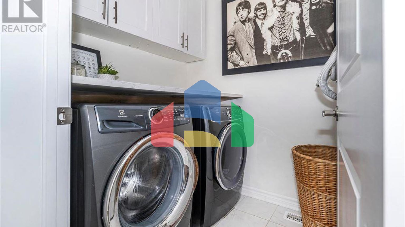 Residential - Single Family Home - Whitby, Canada - Canada