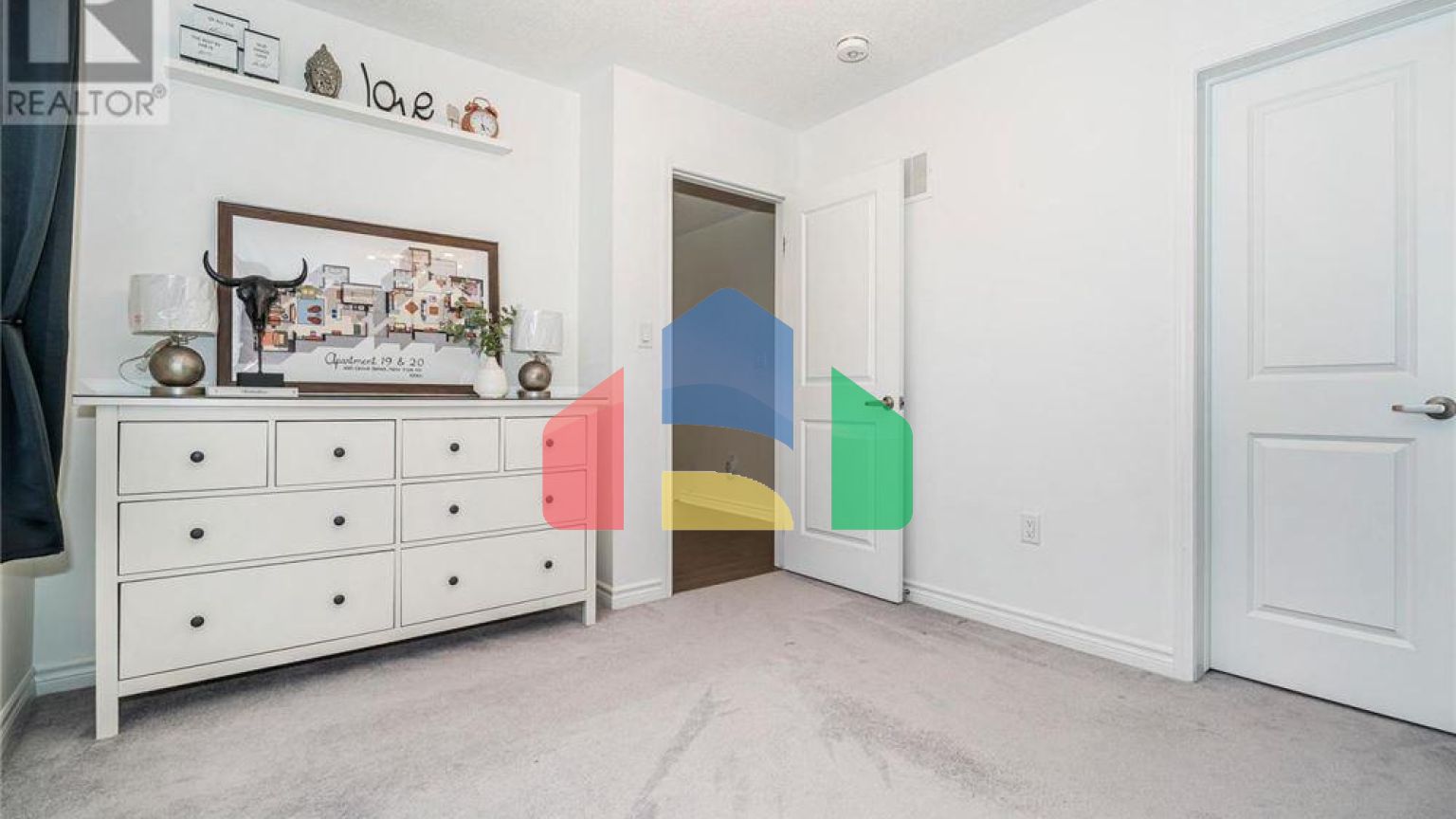 Residential - Single Family Home - Whitby, Canada - Canada