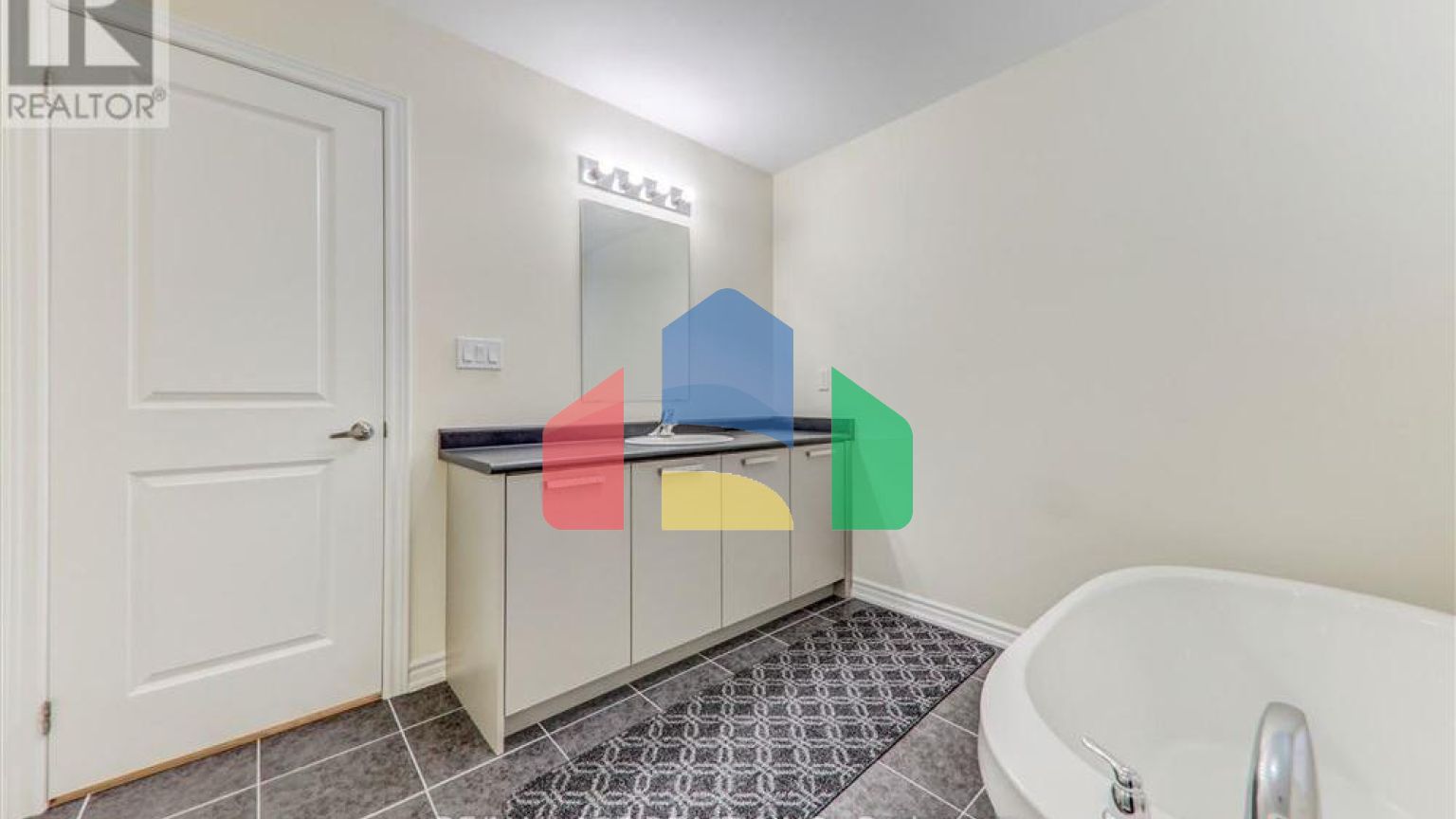 Residential - Single Family Home - Whitby, Canada - Canada