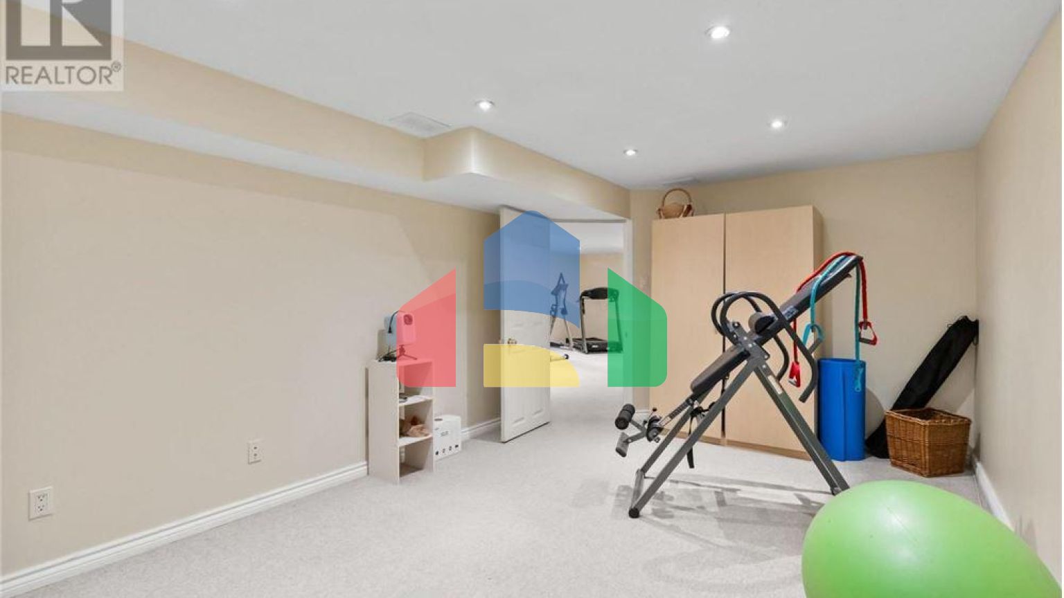 Residential - Single Family Home - Whitby, Canada - Canada