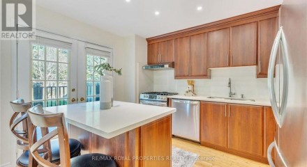 Residential - Single Family Home - Whitby, Canada - Canada