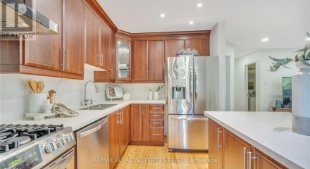Residential - Single Family Home - Whitby, Canada - Canada