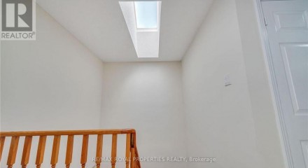 Residential - Single Family Home - Whitby, Canada - Canada