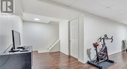 Residential - Single Family Home - Whitby, Canada - Canada