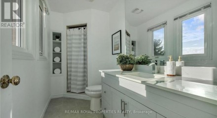 Residential - Single Family Home - Whitby, Canada - Canada