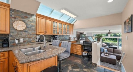 Residential - Single Family Home - White Rock, Canada - Canada