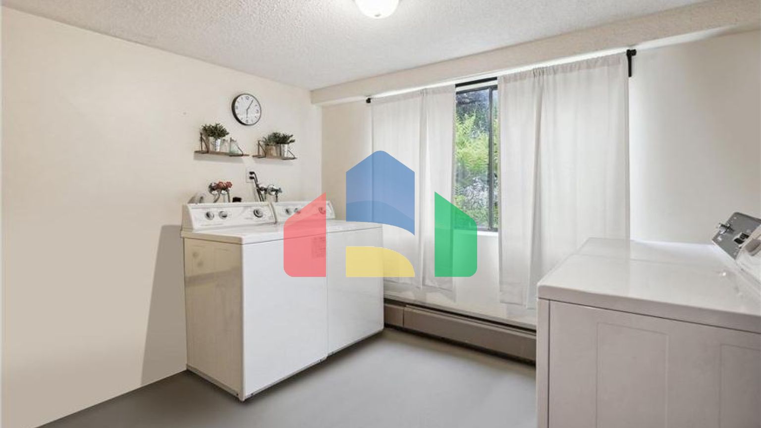 Residential - Condo/Apartment - White Rock, Canada - Canada