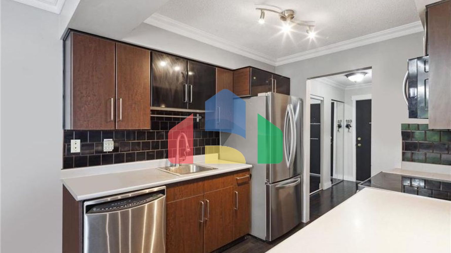 Residential - Condo/Apartment - White Rock, Canada - Canada