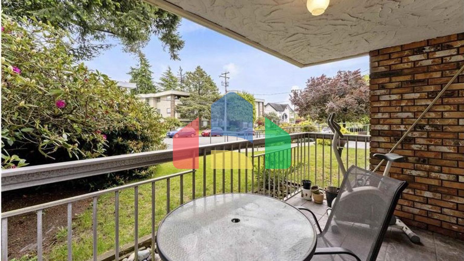 Residential - Condo/Apartment - White Rock, Canada - Canada