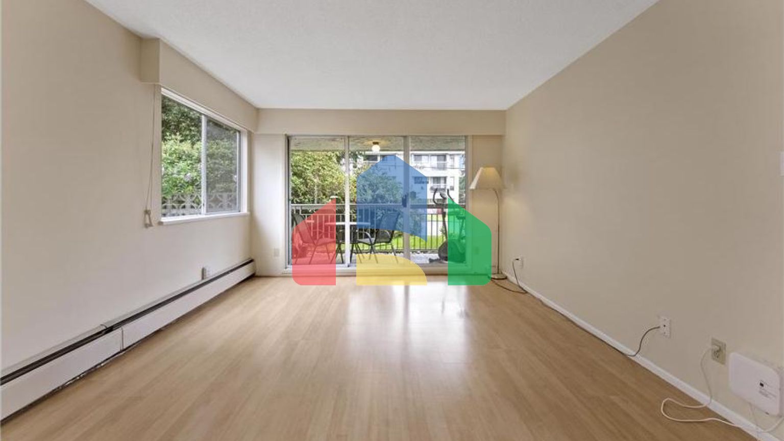 Residential - Condo/Apartment - White Rock, Canada - Canada