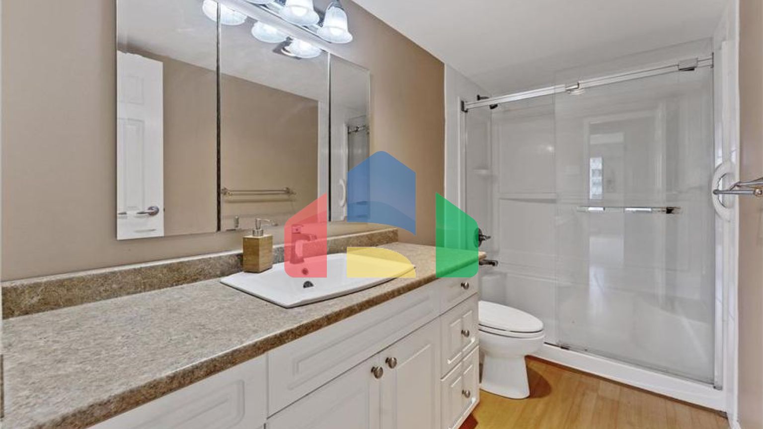 Residential - Condo/Apartment - White Rock, Canada - Canada