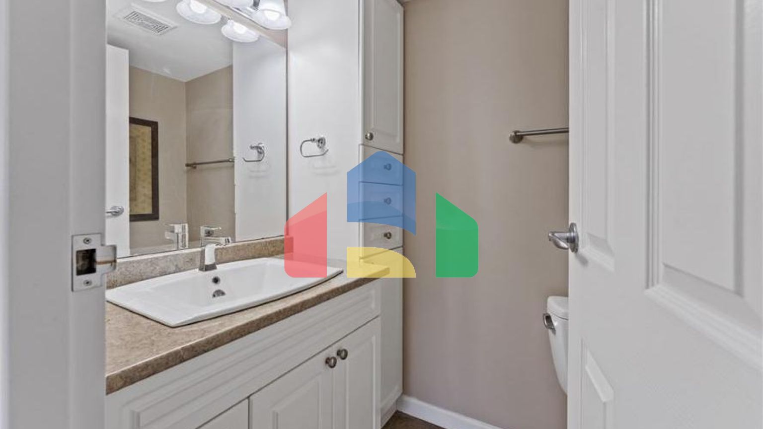 Residential - Condo/Apartment - White Rock, Canada - Canada