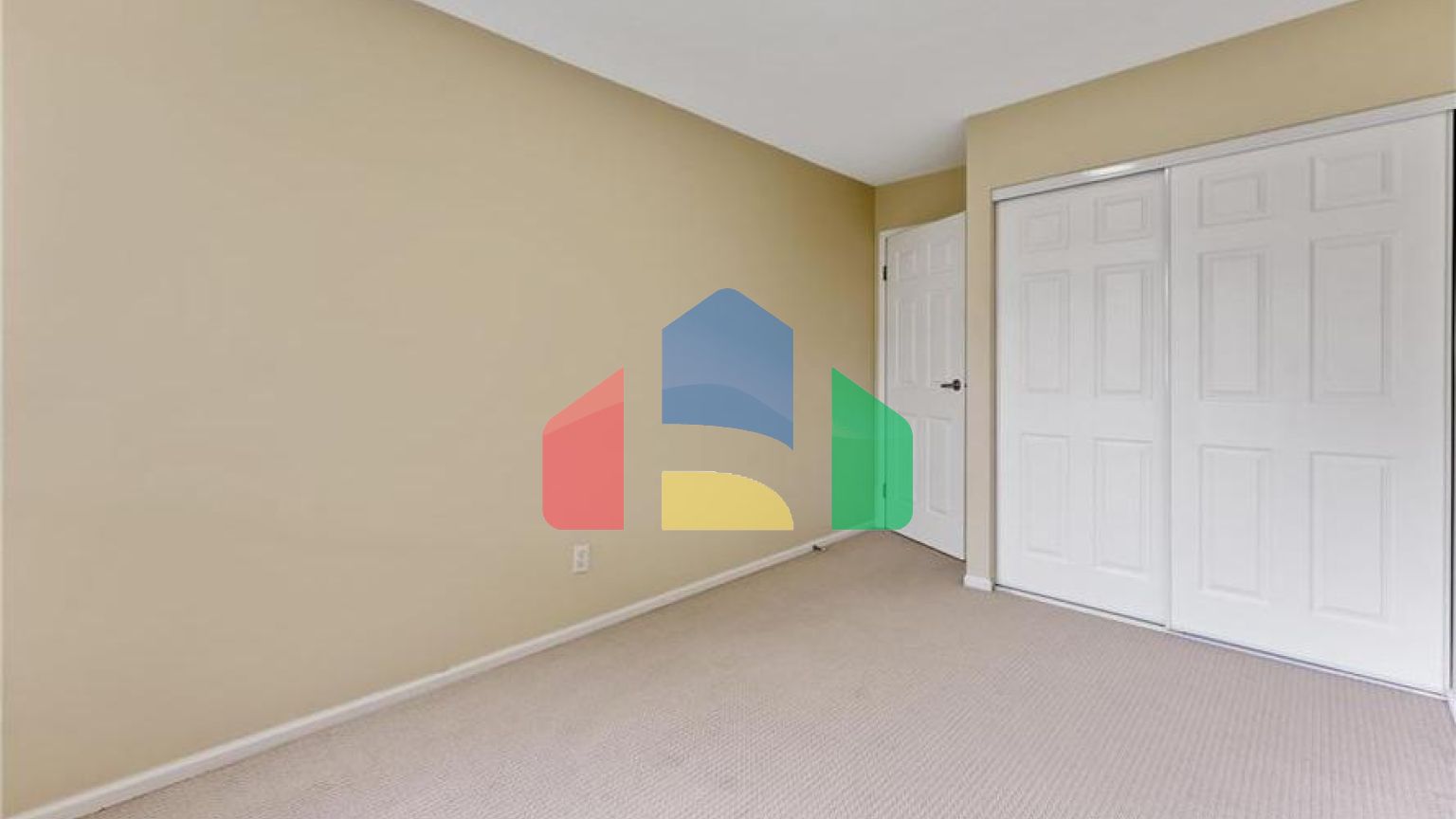 Residential - Condo/Apartment - White Rock, Canada - Canada