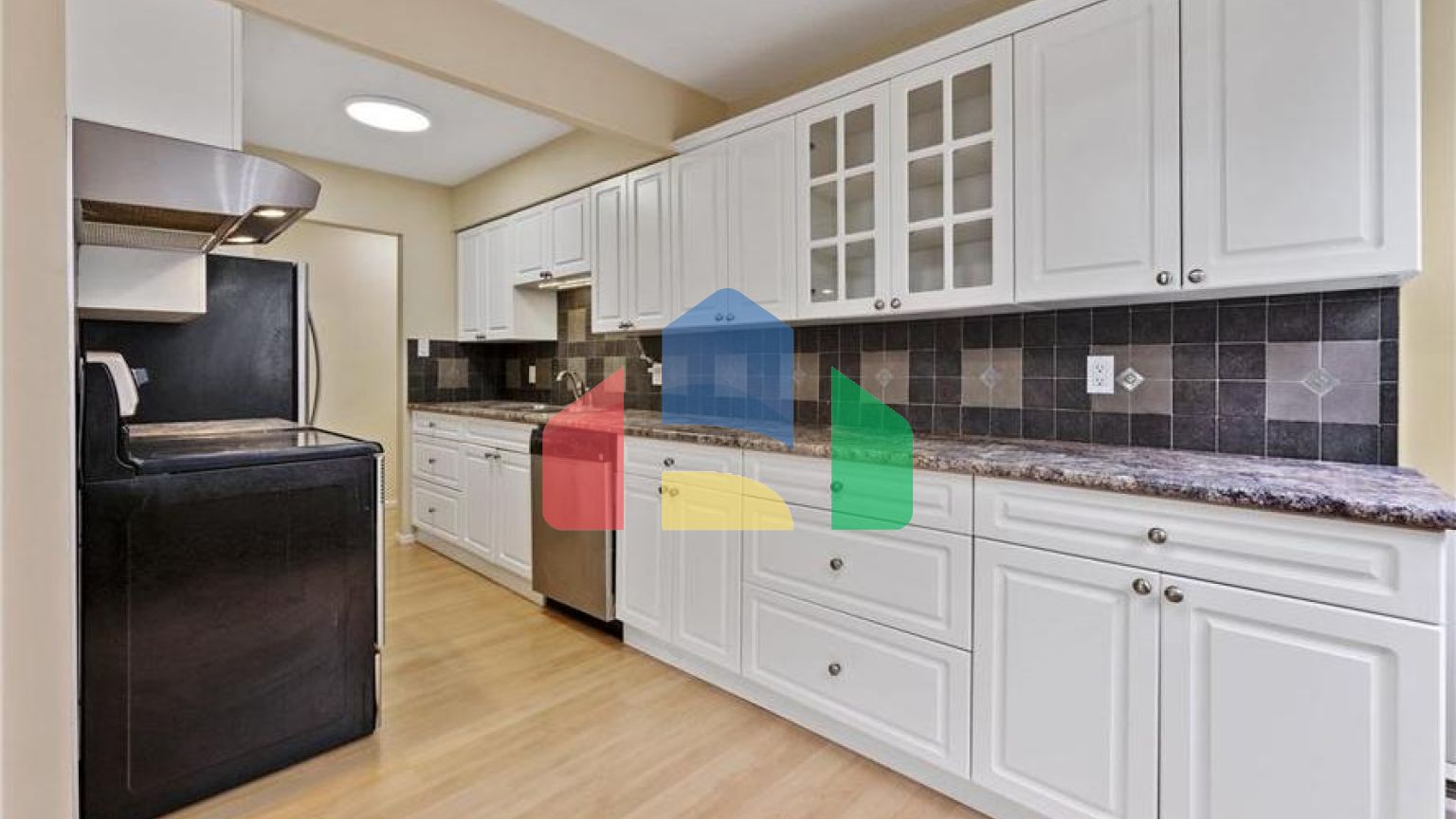 Residential - Condo/Apartment - White Rock, Canada - Canada