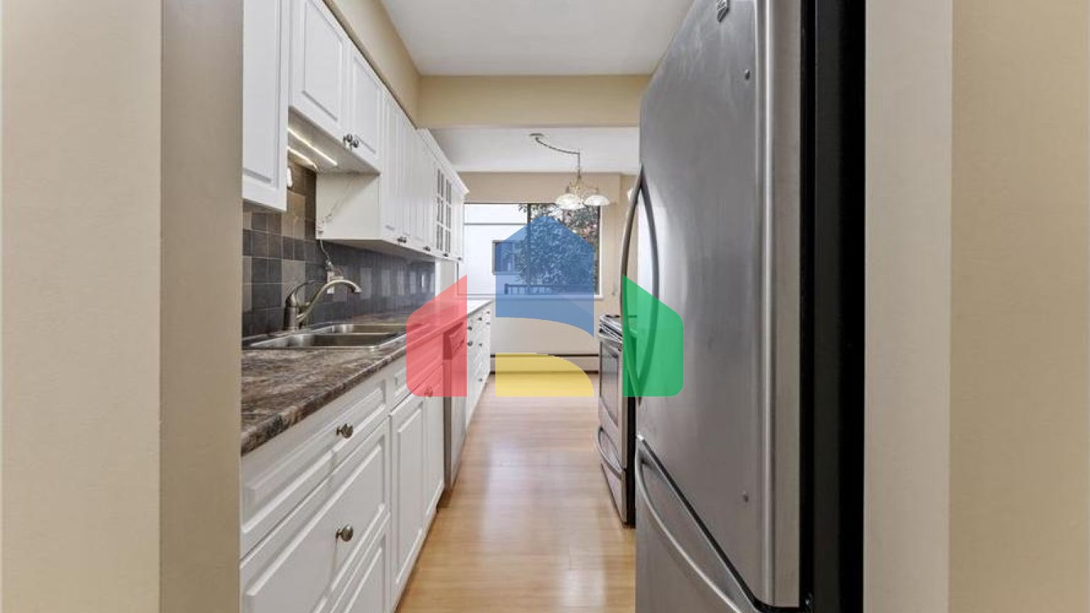 Residential - Condo/Apartment - White Rock, Canada - Canada