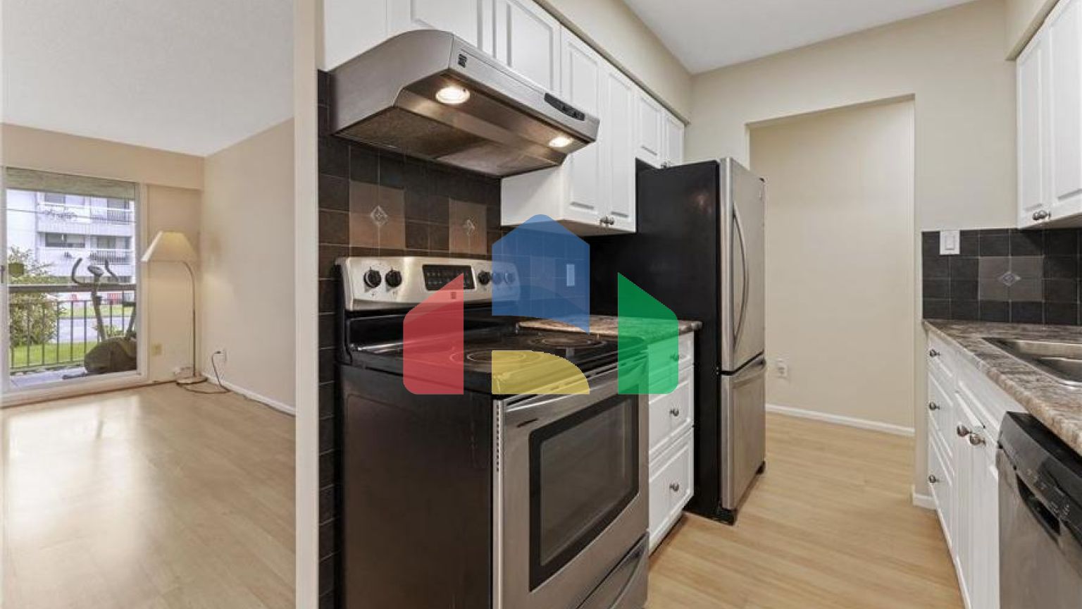 Residential - Condo/Apartment - White Rock, Canada - Canada