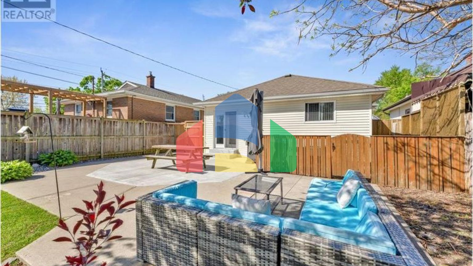 Residential - Single Family Home - Windsor, Canada - Canada