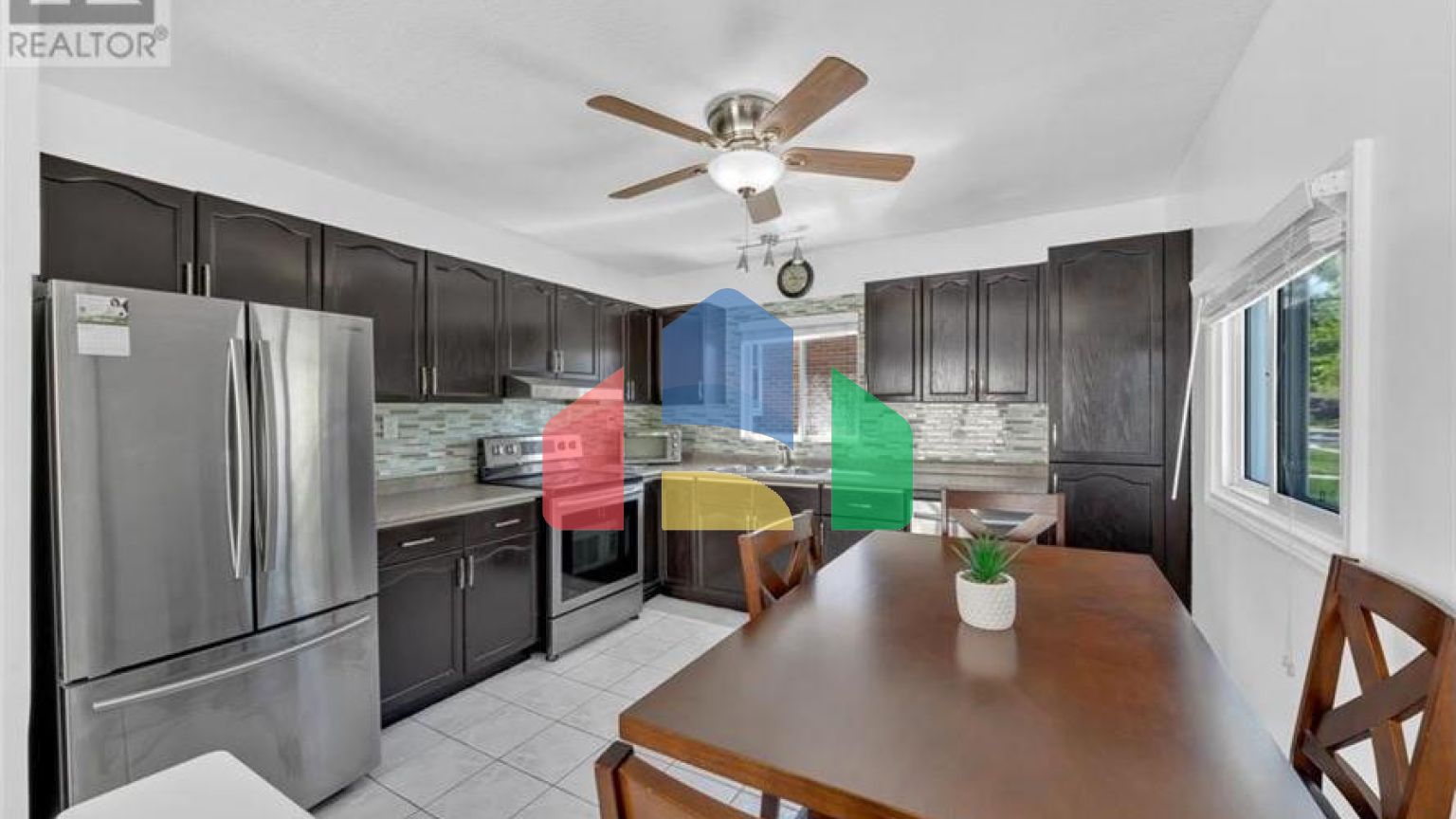 Residential - Single Family Home - Windsor, Canada - Canada