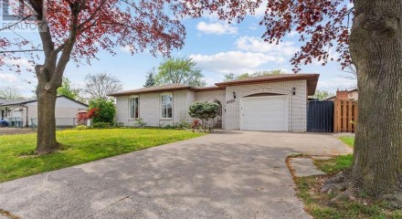 Residential - Single Family Home - Windsor, Canada - Canada