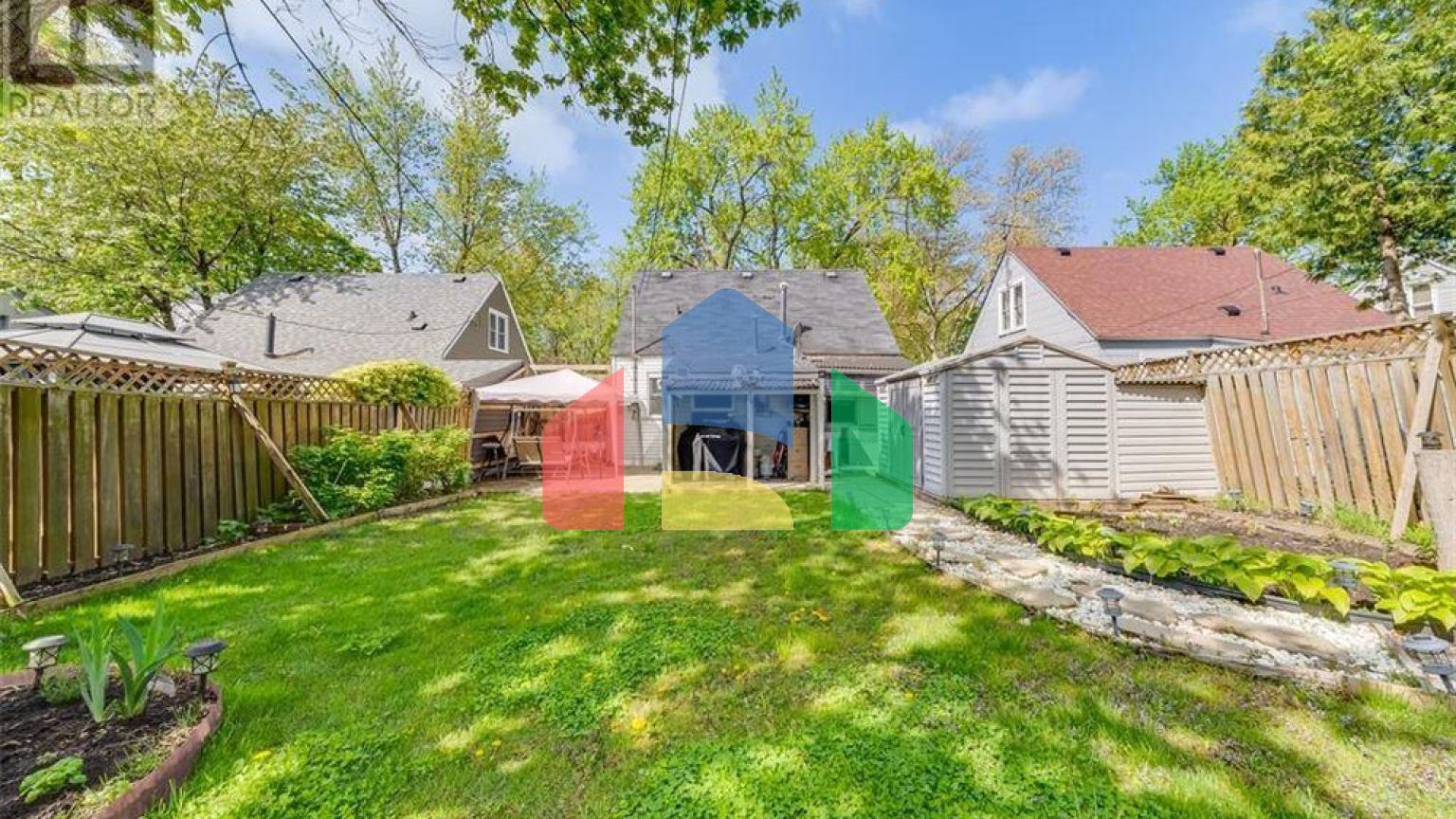 Residential - Single Family Home - Windsor, Canada - Canada