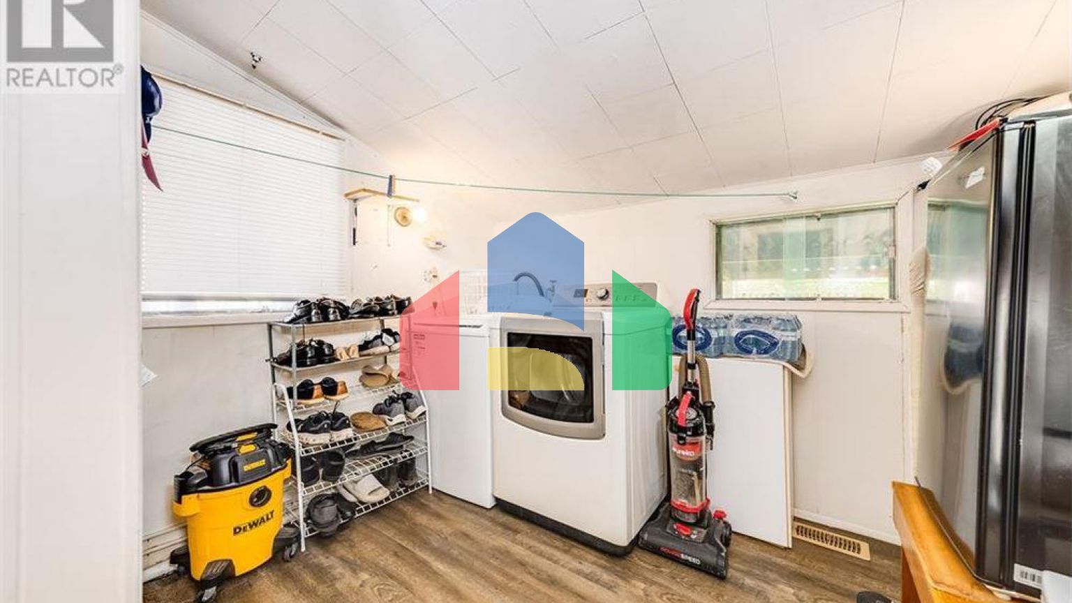 Residential - Single Family Home - Windsor, Canada - Canada