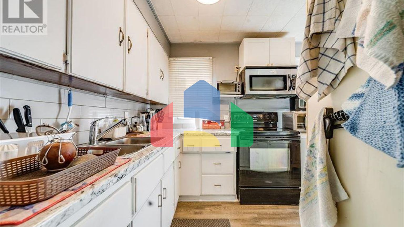 Residential - Single Family Home - Windsor, Canada - Canada