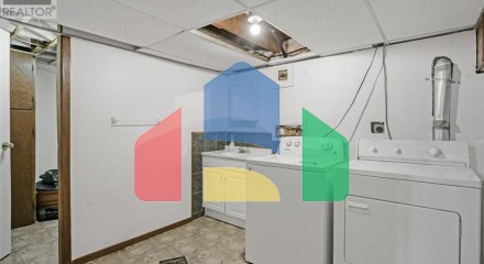 Residential - Single Family Home - Windsor, Canada - Canada