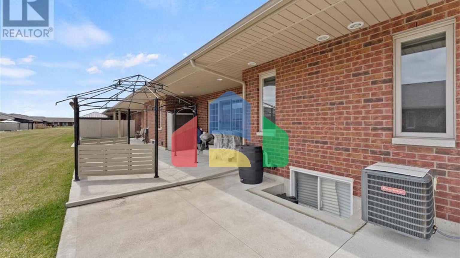 Residential - Single Family Home - Windsor, Canada - Canada