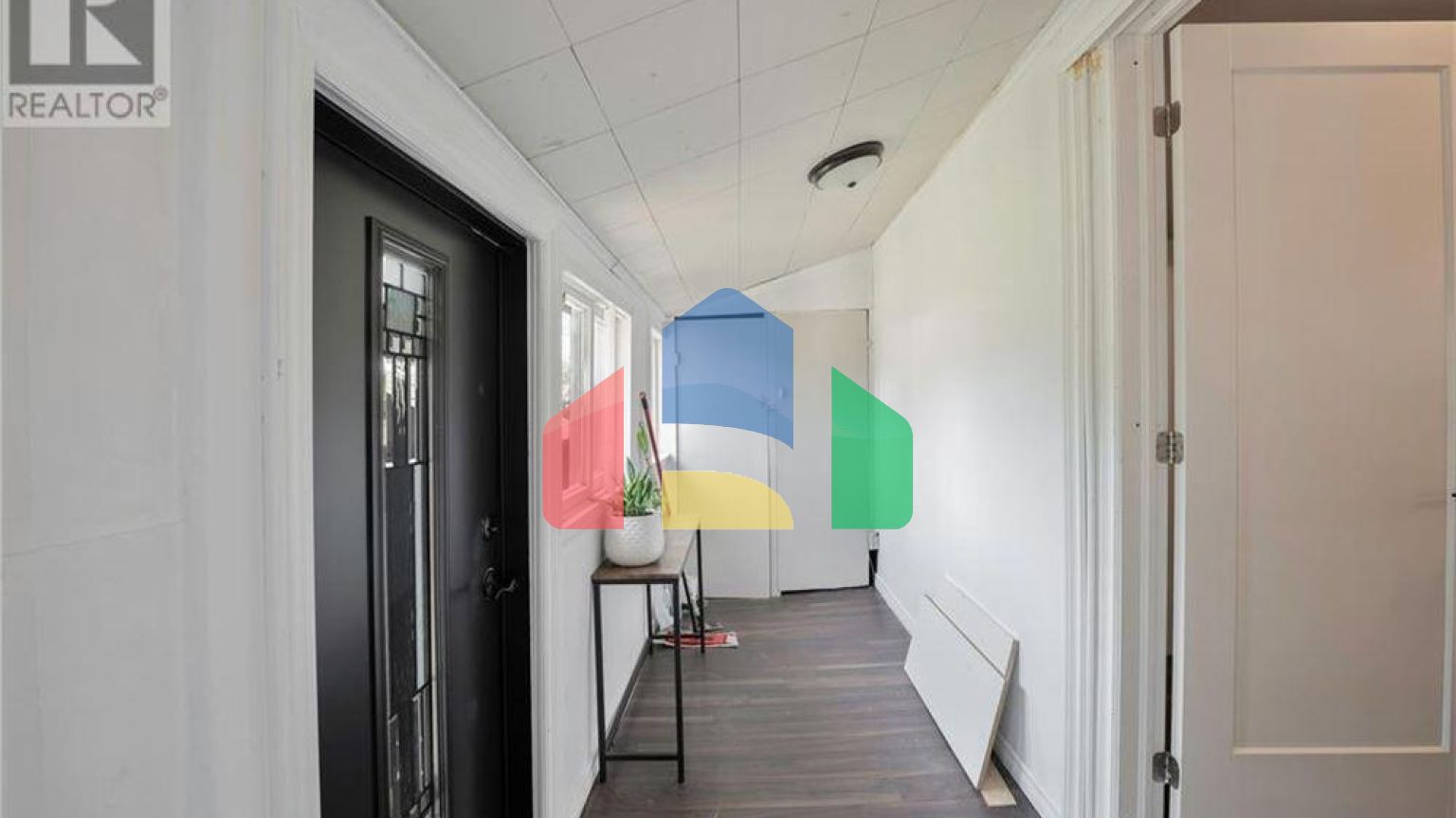 Residential - Single Family Home - Windsor, Canada - Canada