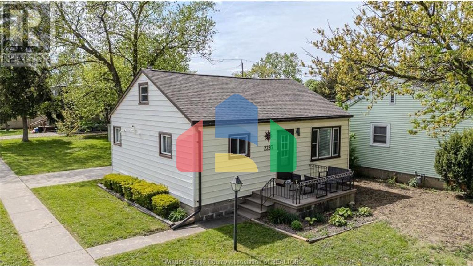 Residential - Single Family Home - Windsor, Canada - Canada