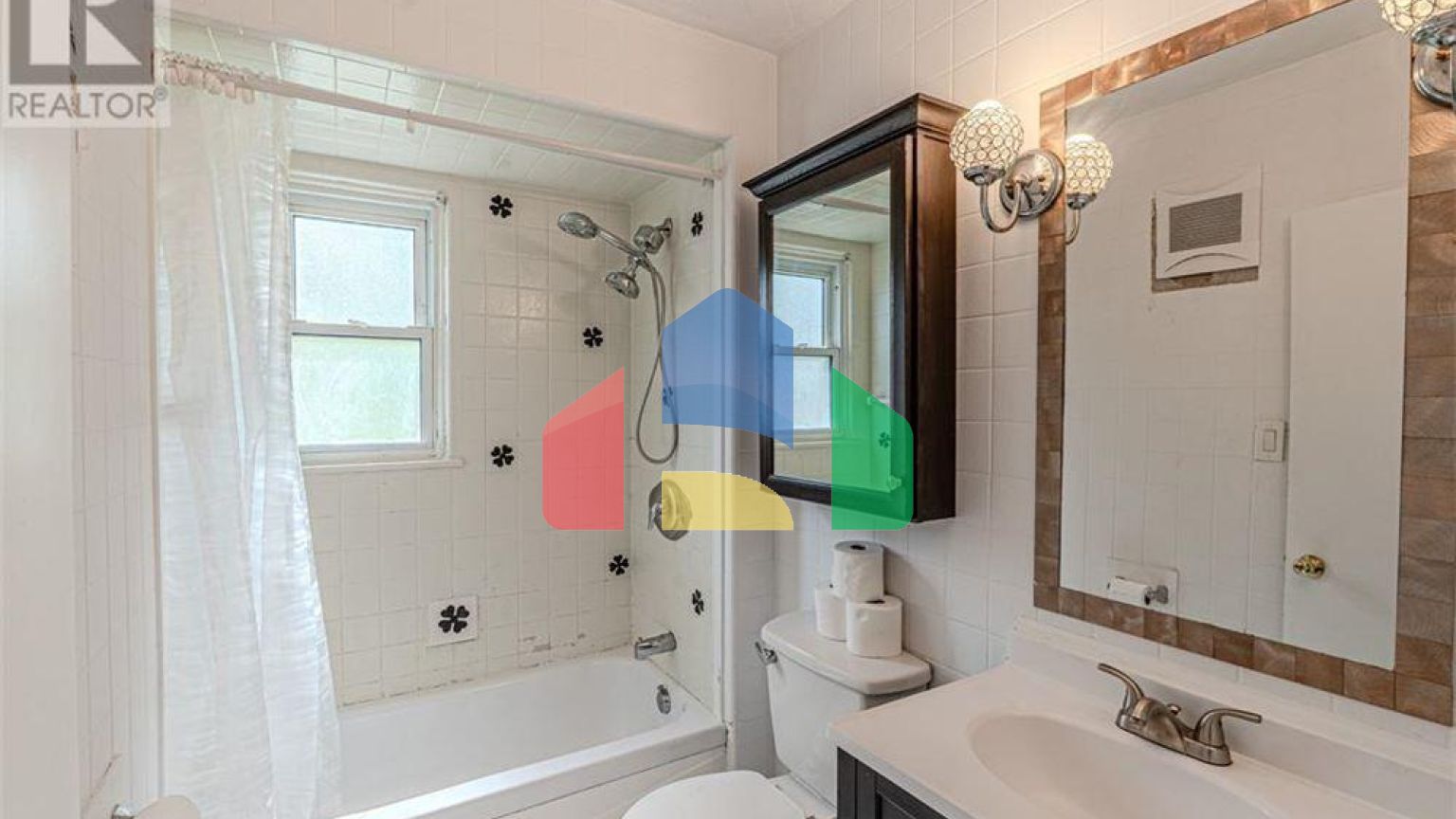 Residential - Single Family Home - Windsor, Canada - Canada