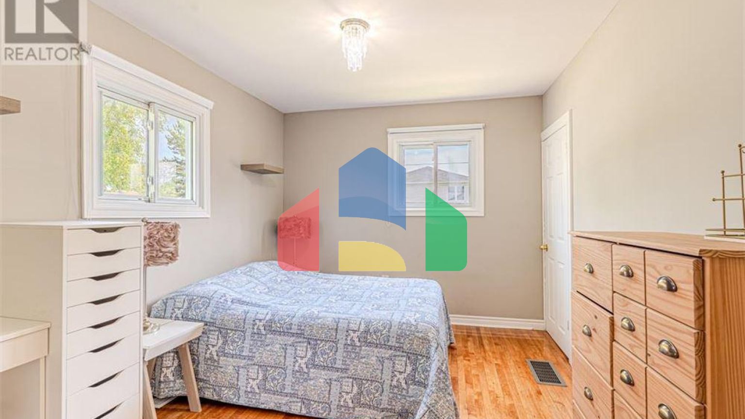 Residential - Single Family Home - Windsor, Canada - Canada