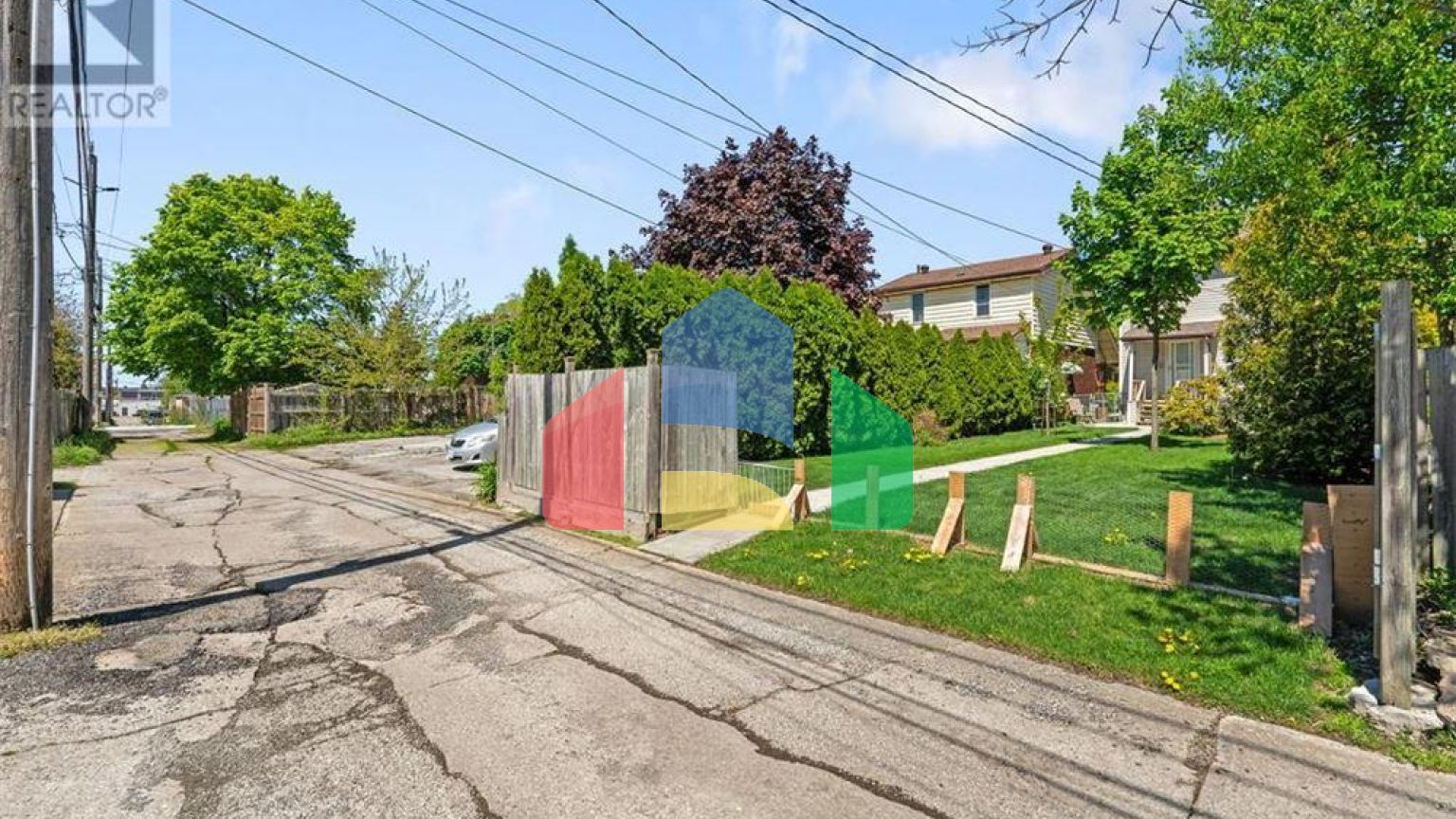 Residential - Single Family Home - Windsor, Canada - Canada