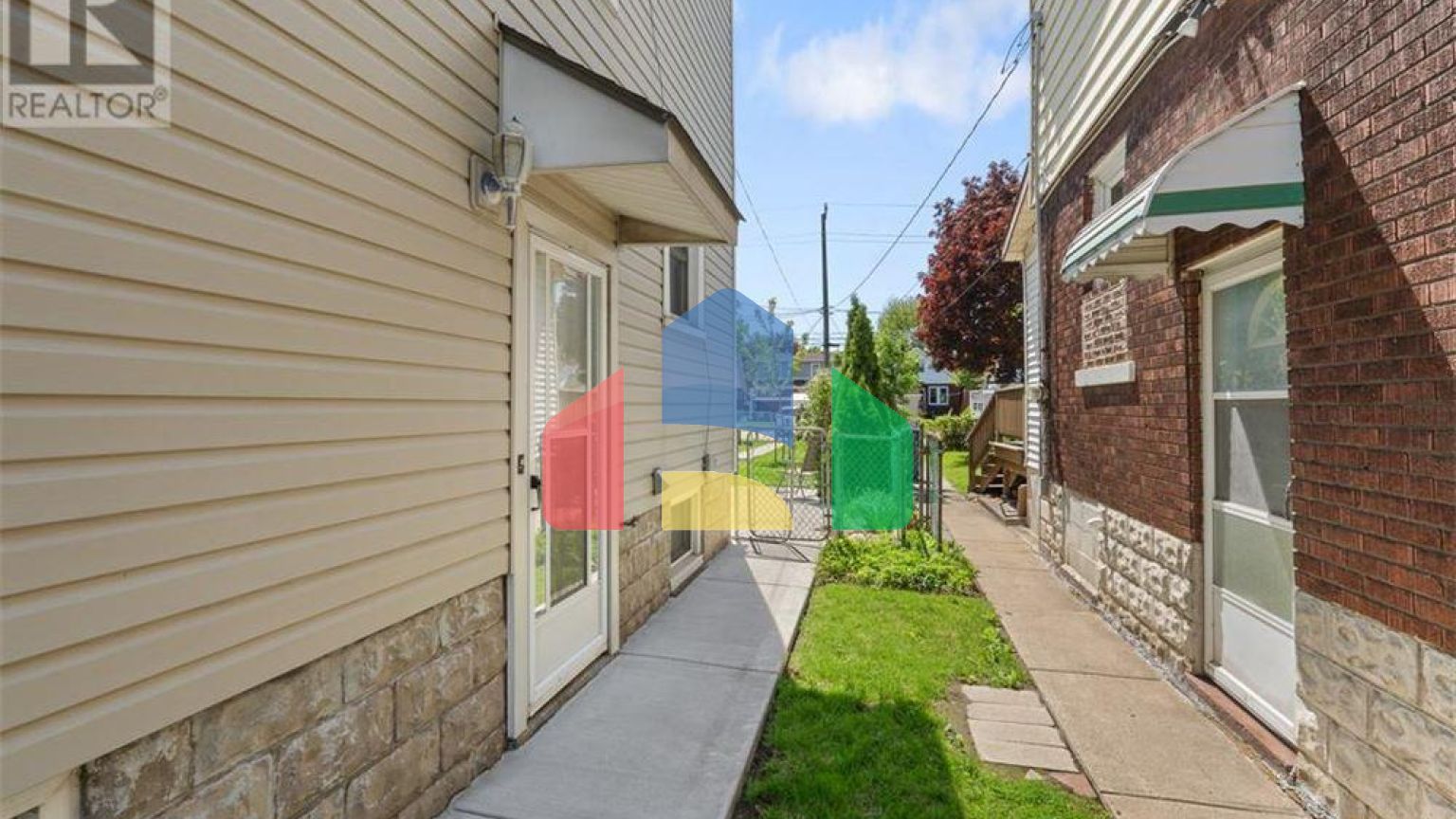 Residential - Single Family Home - Windsor, Canada - Canada