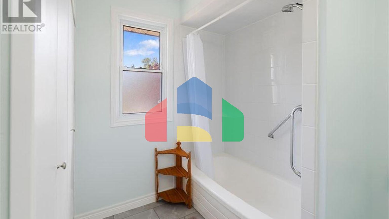 Residential - Single Family Home - Windsor, Canada - Canada