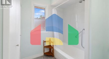 Residential - Single Family Home - Windsor, Canada - Canada