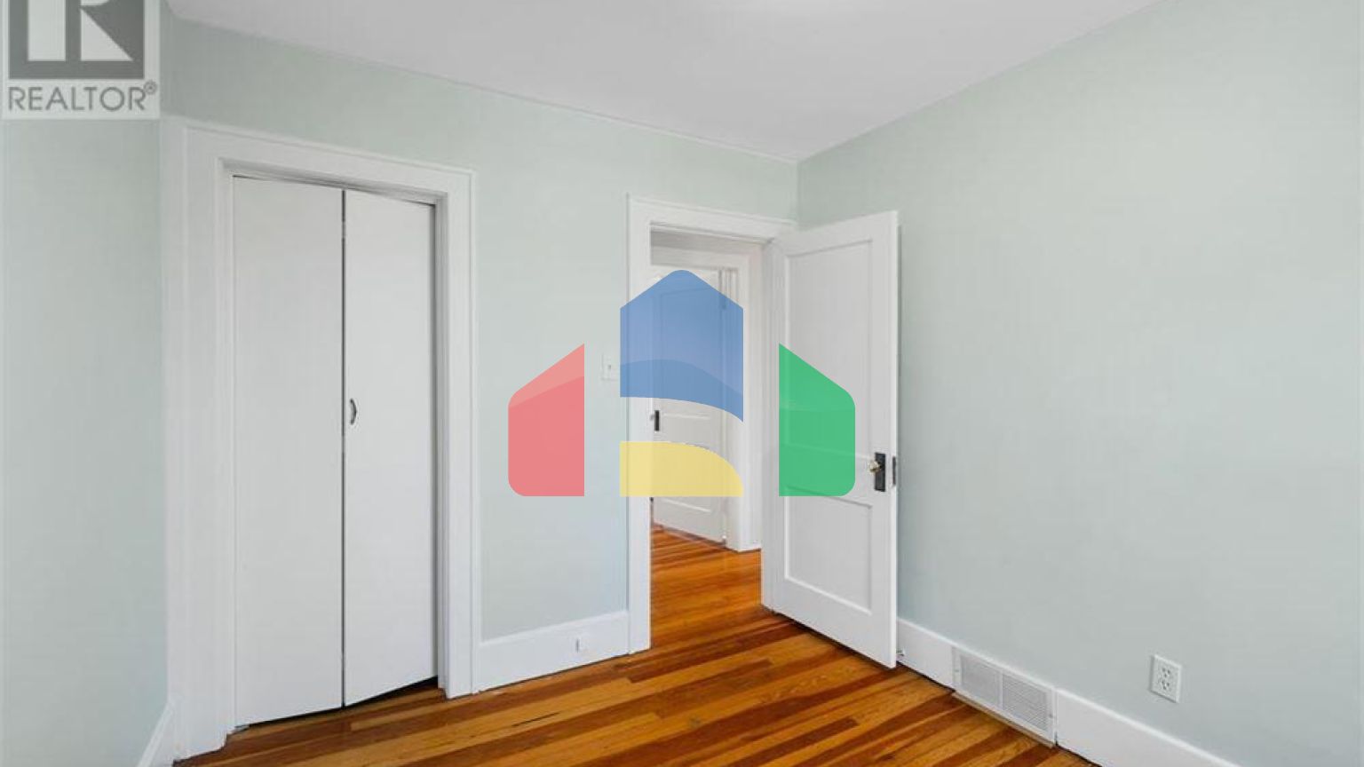 Residential - Single Family Home - Windsor, Canada - Canada