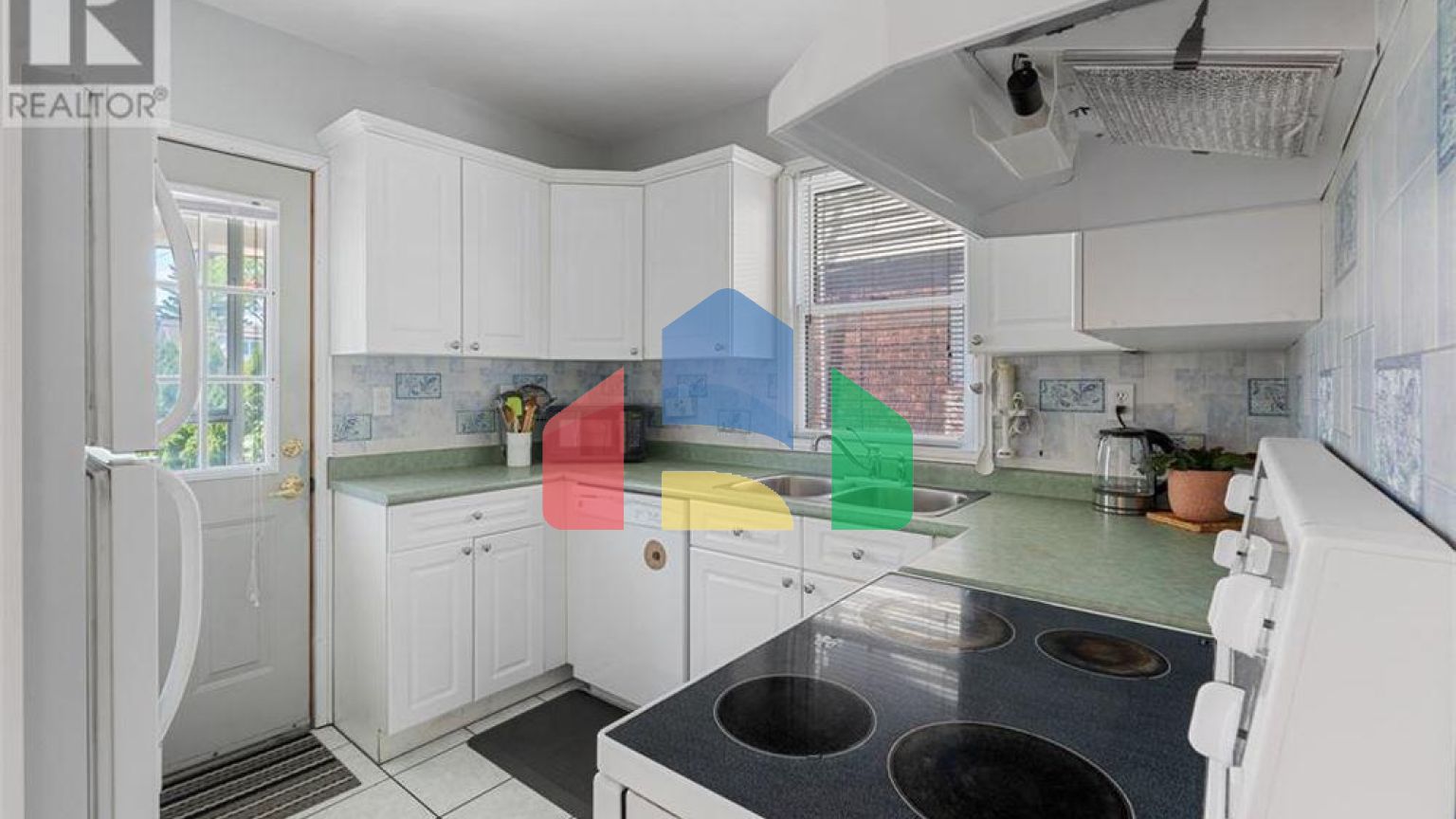 Residential - Single Family Home - Windsor, Canada - Canada