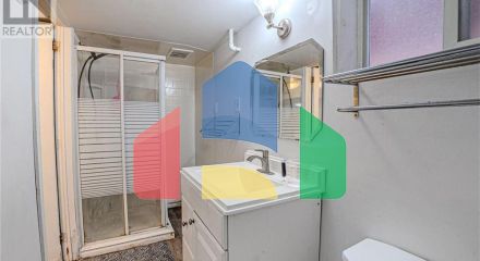 Residential - Single Family Home - Windsor, Canada - Canada