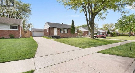 Residential - Single Family Home - Windsor, Canada - Canada