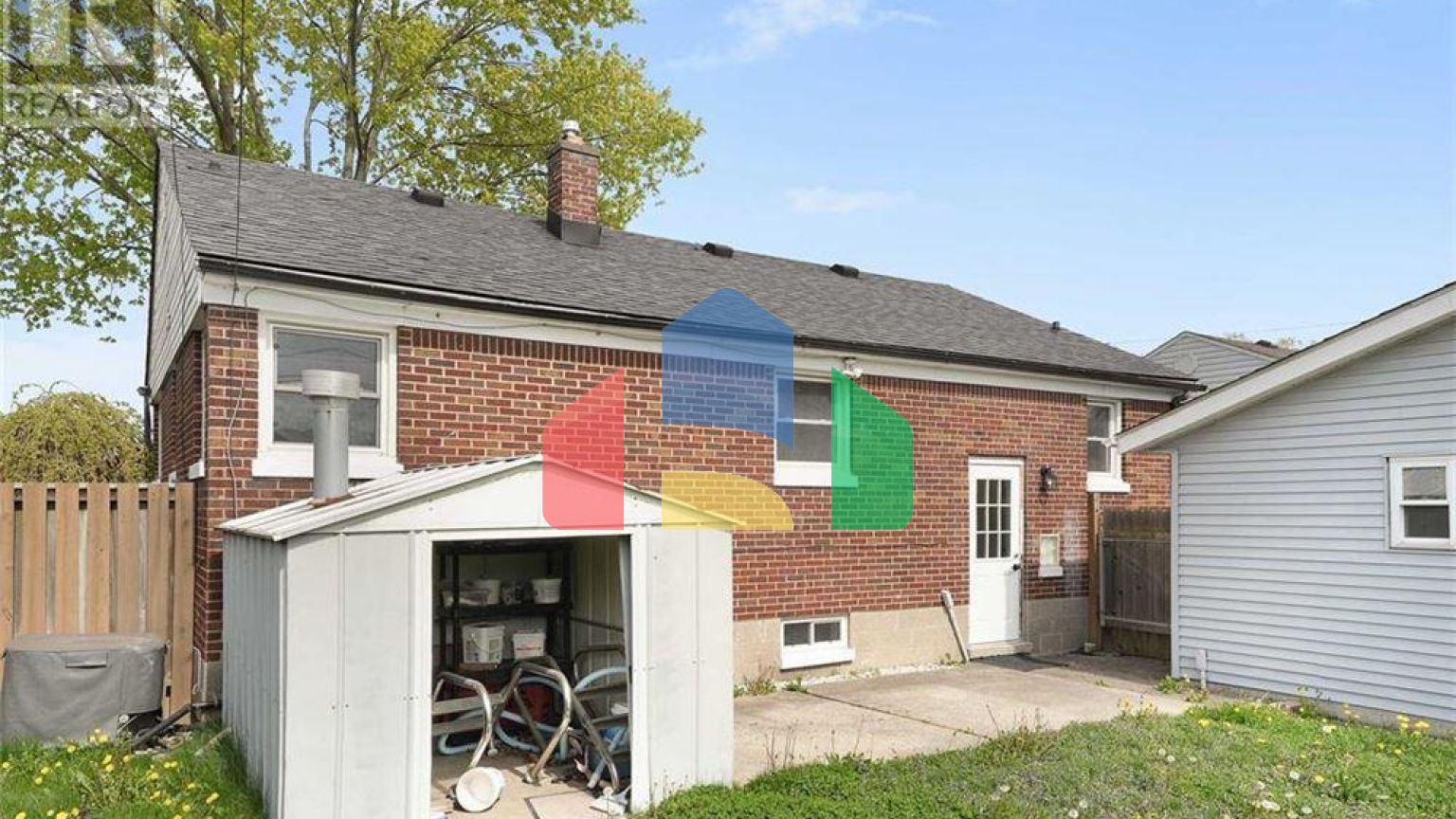 Residential - Single Family Home - Windsor, Canada - Canada