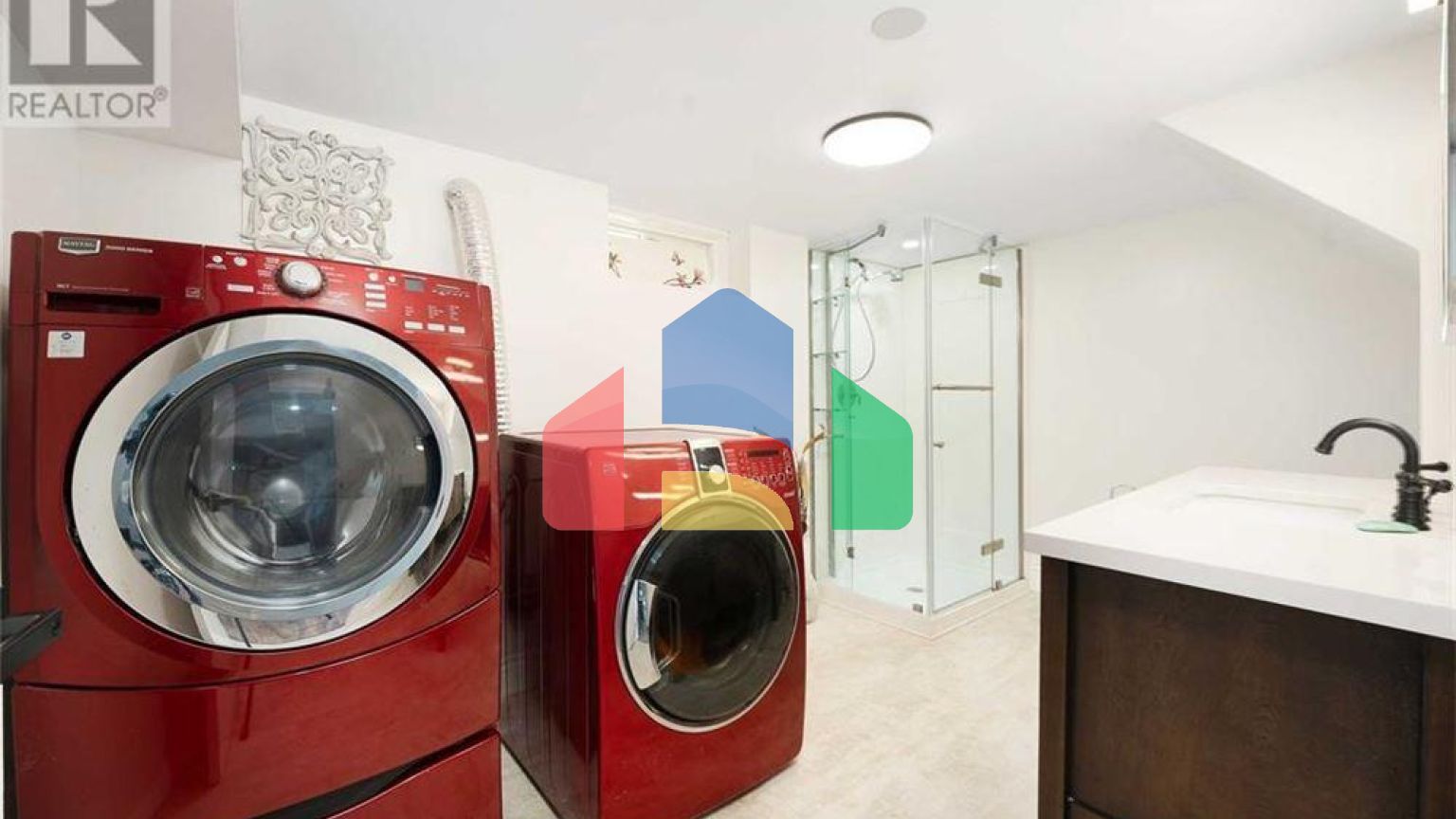 Residential - Single Family Home - Windsor, Canada - Canada