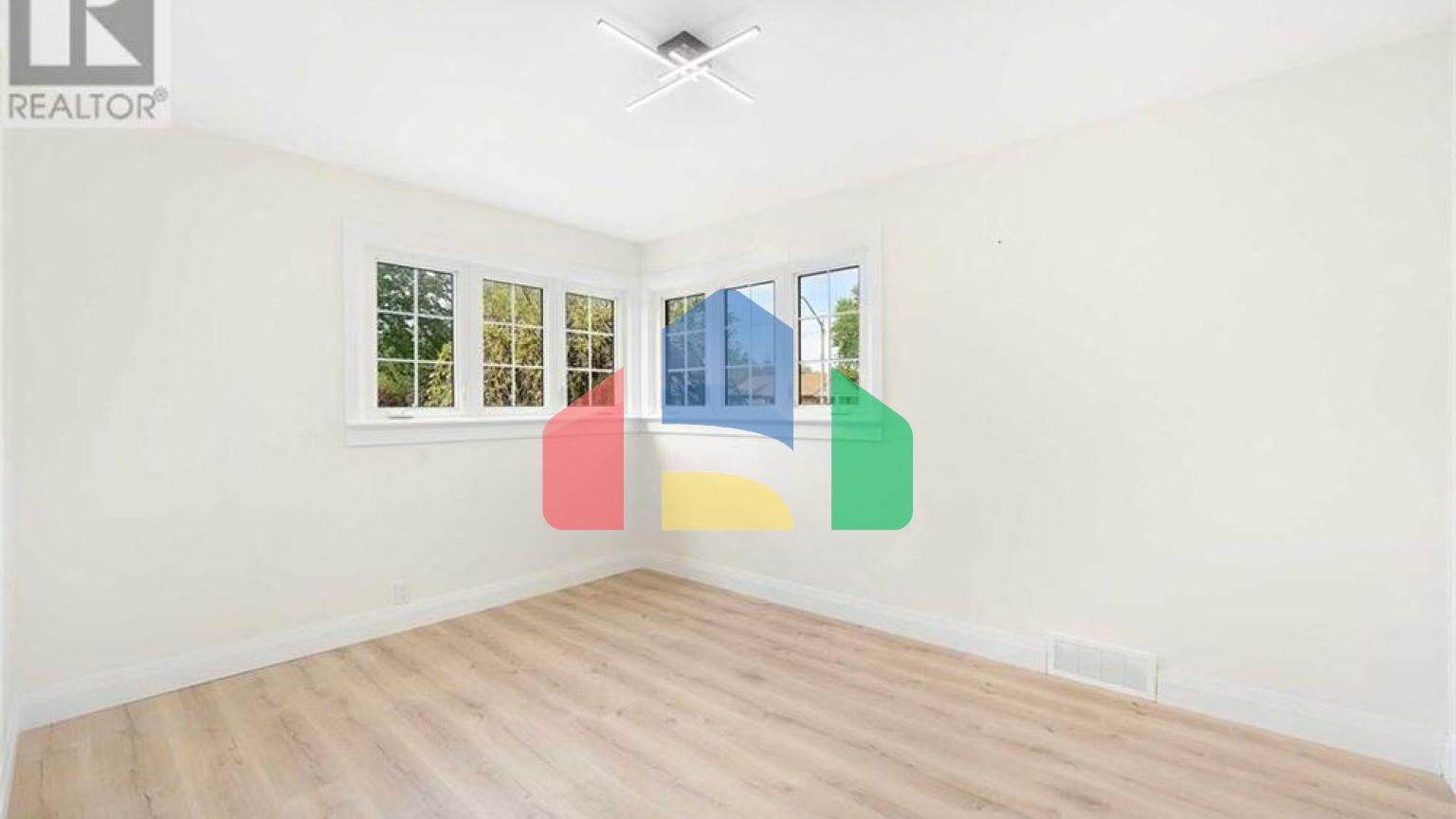 Residential - Single Family Home - Windsor, Canada - Canada