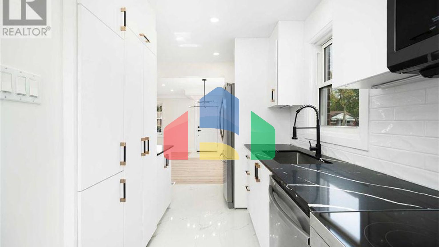 Residential - Single Family Home - Windsor, Canada - Canada